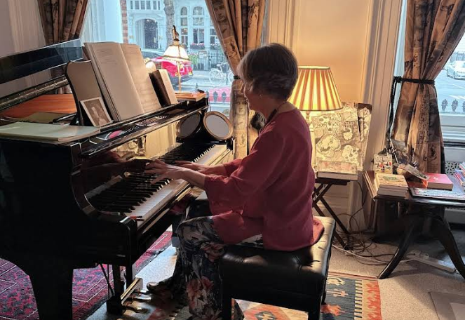 Piano teaching studio in South Kensington with Yamaha grand